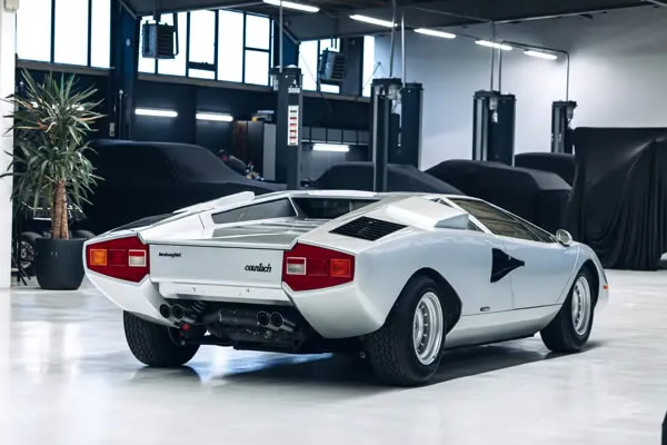 1975年蘭博基尼Countach LP400 "潛望鏡" 特別版